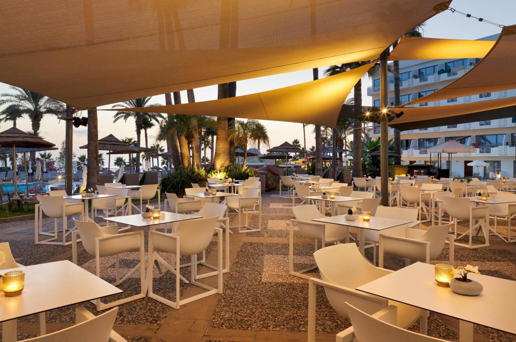 St George & (adults Only) Klorakas